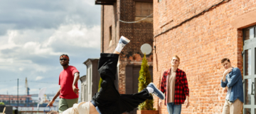 Breakdance_AdobeStock_541321471